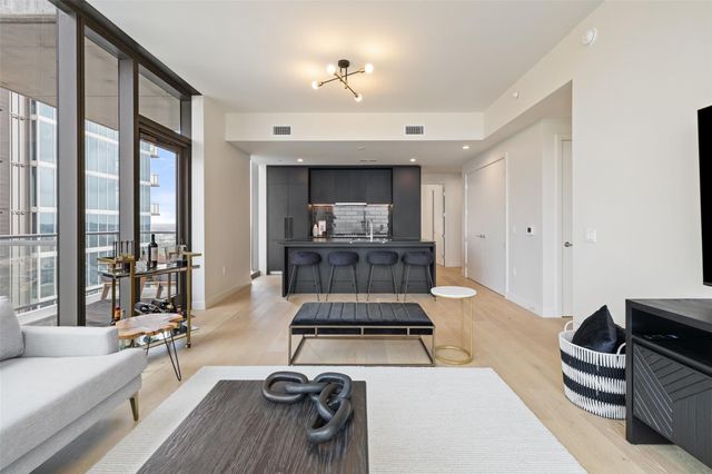44 East Ave 2005, Austin, TX 78701