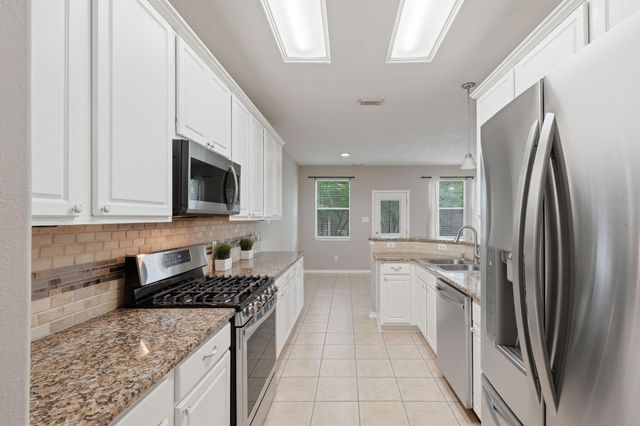 71 S Burberry Park Circle, The Woodlands, TX 77382