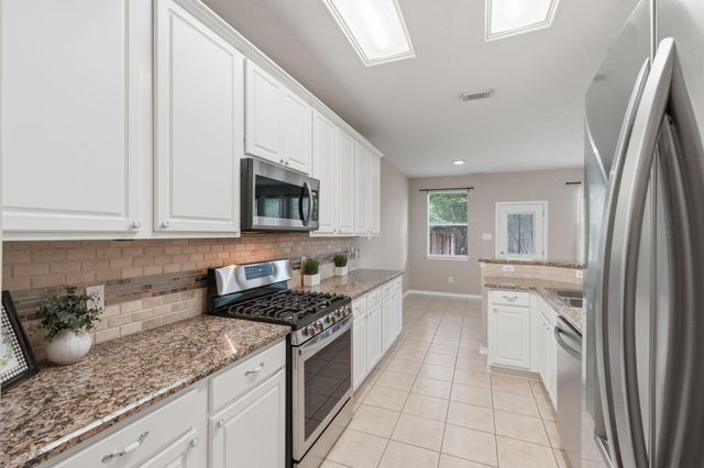 71 S Burberry Park Circle, The Woodlands, TX 77382