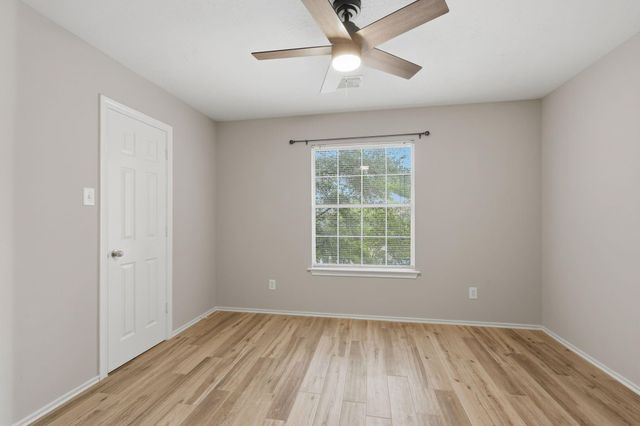 71 S Burberry Park Circle, The Woodlands, TX 77382