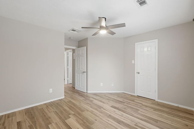 71 S Burberry Park Circle, The Woodlands, TX 77382