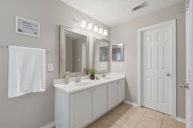 71 S Burberry Park Circle, The Woodlands, TX 77382