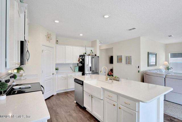 2235 FALLING STAR Lane, Green Cove Springs, FL 32043