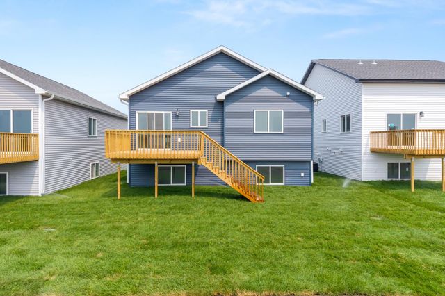 2623 38 Avenue S, Moorhead, MN 56560