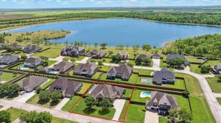 2411 Lakeway Drive, Friendswood, TX 77546