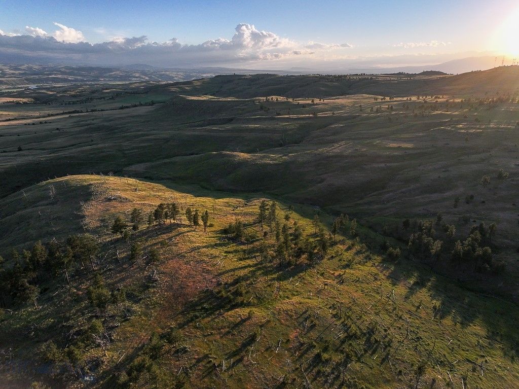 659 Deadmans Canyon Road, Big Timber, MT 59069 photo 3