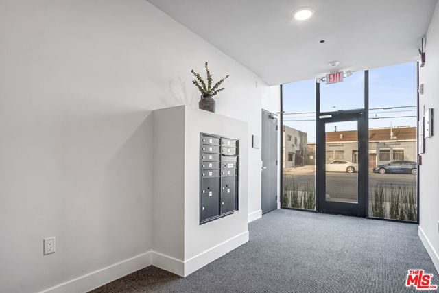 10035 S Western Avenue 9, Los Angeles, CA 90047