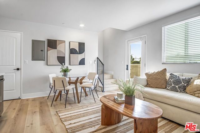 10035 S Western Avenue 9, Los Angeles, CA 90047