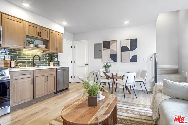 10035 S Western Avenue 9, Los Angeles, CA 90047