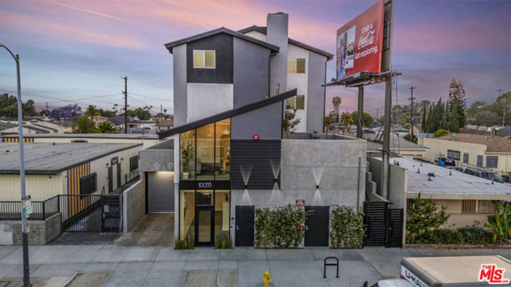 10035 S Western Avenue 9, Los Angeles, CA 90047
