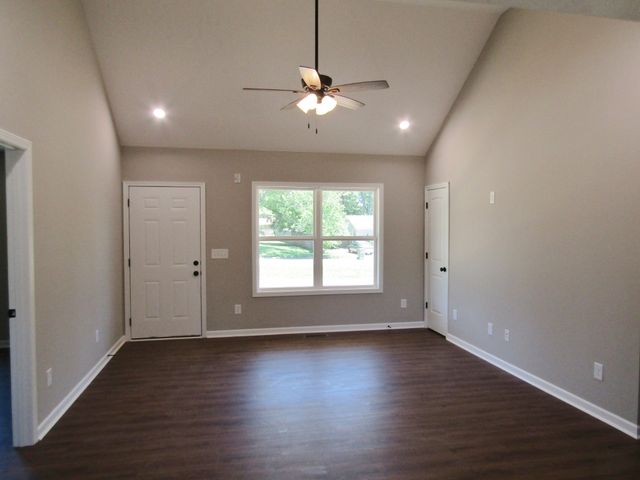 480 Crescent Factory Rd, Lawrenceburg, TN 38464