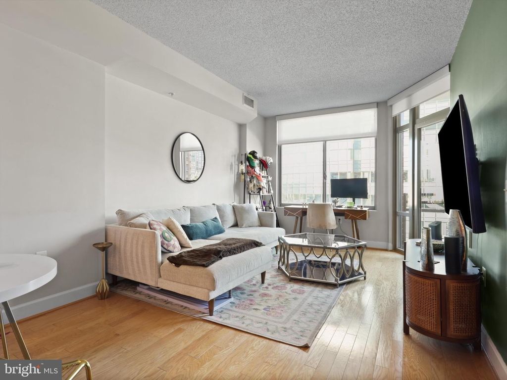 3600 S GLEBE RD #414W, Arlington, VA 22202