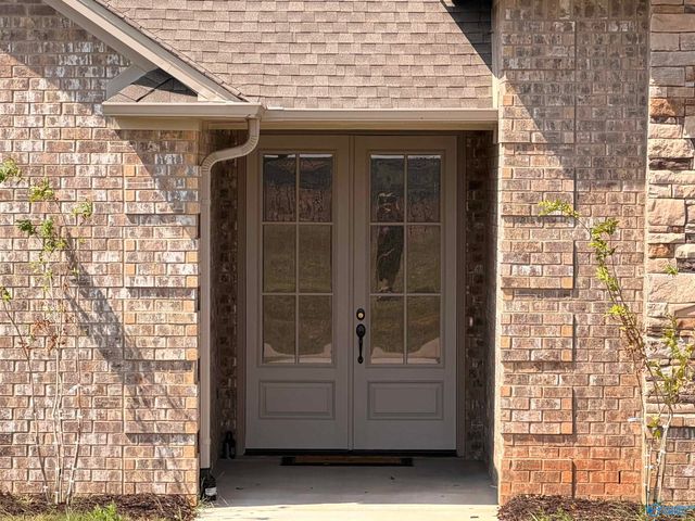 13589 Pipers Square, Athens, AL 35611