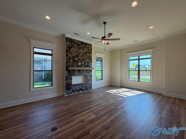 13589 Pipers Square, Athens, AL 35611