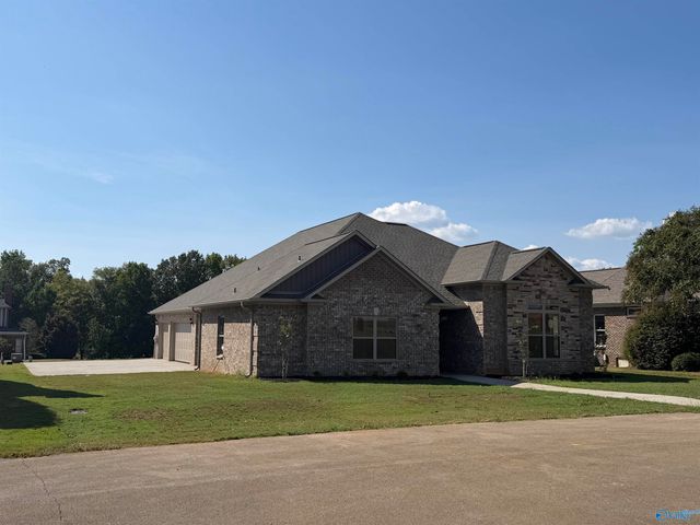 13589 Pipers Square, Athens, AL 35611