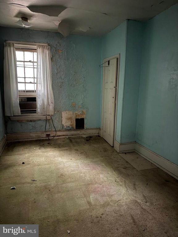 2331 SAINT ALBANS ST, PHILADELPHIA, PA 19146 — photo 2