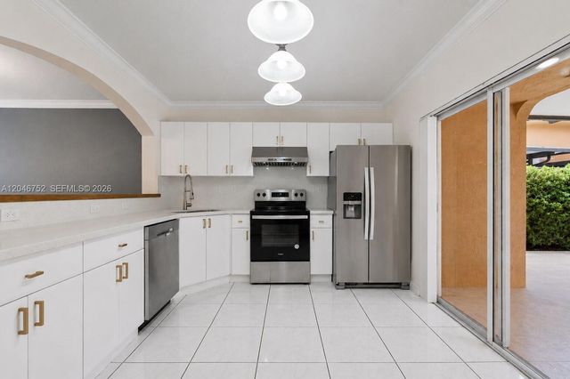 3539 W 76th Street 6, Hialeah, FL 33018