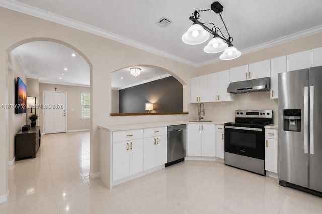 3539 W 76th Street 6, Hialeah, FL 33018