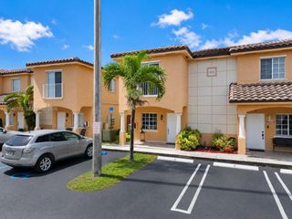 3539 W 76th Street 6, Hialeah, FL 33018