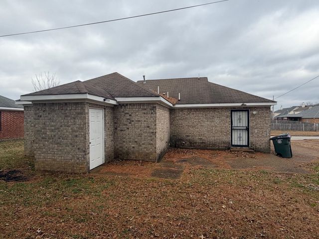 6483 S COPPER VALLEY DR, Memphis, TN 38141