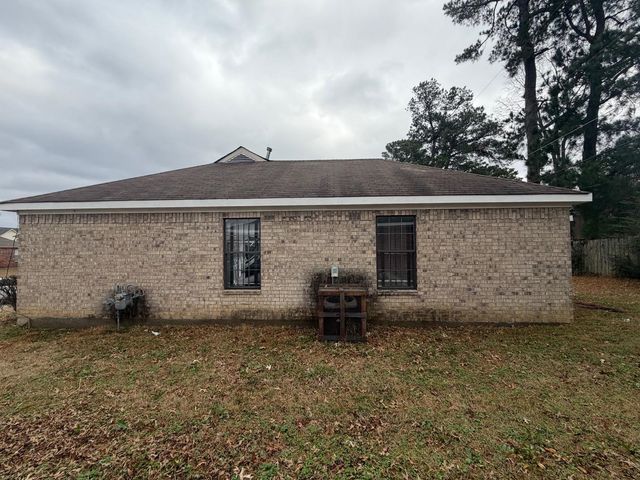 6483 S COPPER VALLEY DR, Memphis, TN 38141