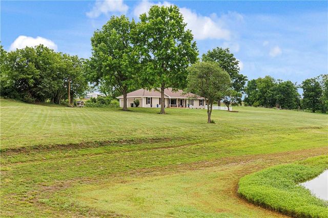17323 Landmark Drive, Holt, MO 64048