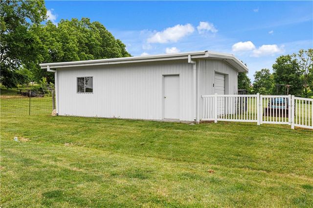 17323 Landmark Drive, Holt, MO 64048