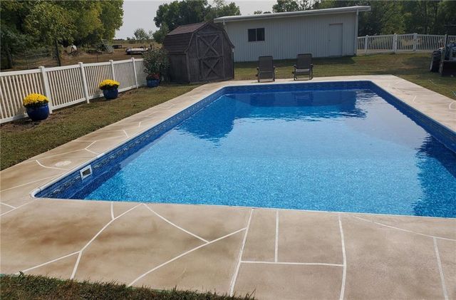 17323 Landmark Drive, Holt, MO 64048