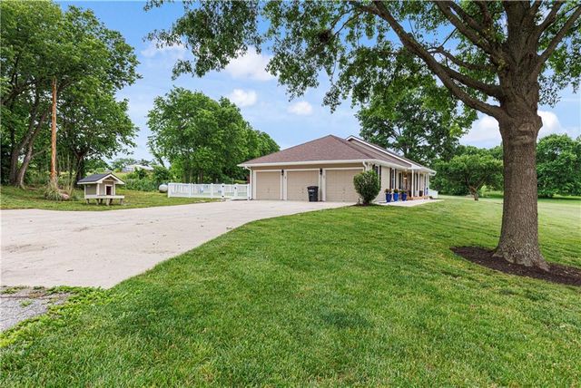 17323 Landmark Drive, Holt, MO 64048