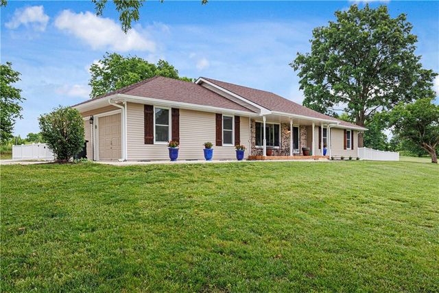 17323 Landmark Drive, Holt, MO 64048