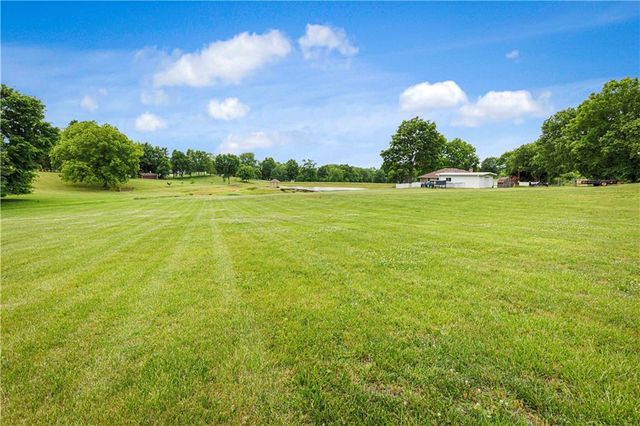 17323 Landmark Drive, Holt, MO 64048