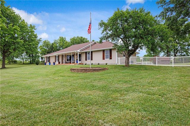 17323 Landmark Drive, Holt, MO 64048