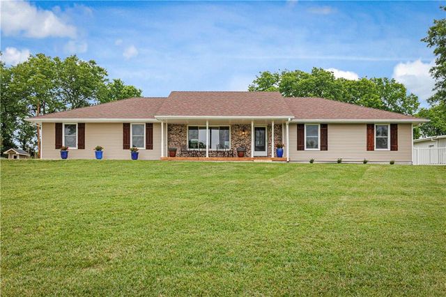17323 Landmark Drive, Holt, MO 64048