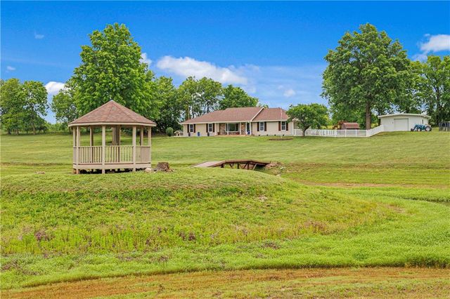 17323 Landmark Drive, Holt, MO 64048