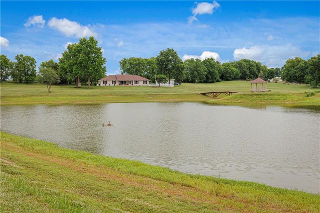 17323 Landmark Drive, Holt, MO 64048
