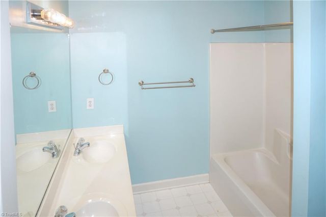 6125 Tennyson Drive, Kernersville, NC 27284