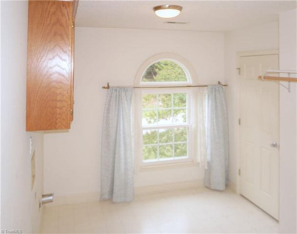 6125 Tennyson Drive, Kernersville, NC 27284