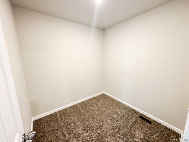 107 Oakwood Street, Holly Village, MI 48442