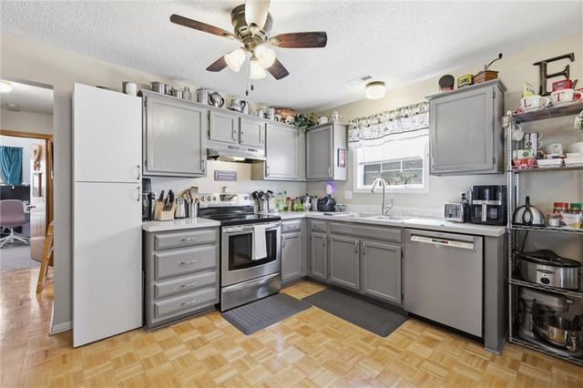 2917 Lankford Drive, Lawrence, KS 66046