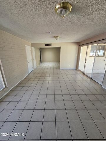5717 W HEATHERBRAE Drive, Phoenix, AZ 85031