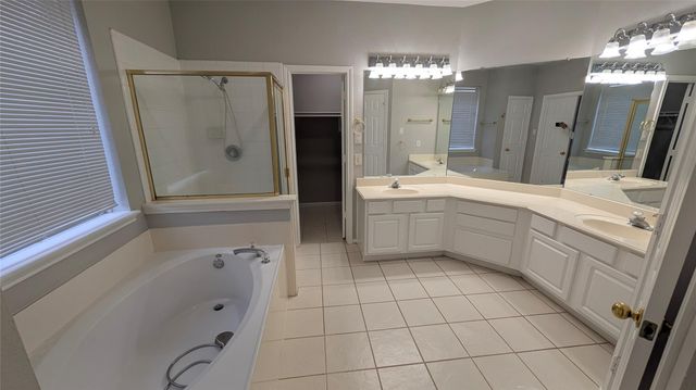 5815 Saber River, Sugar Land, TX 77479