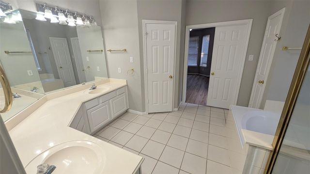 5815 Saber River, Sugar Land, TX 77479