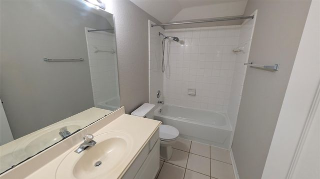 5815 Saber River, Sugar Land, TX 77479