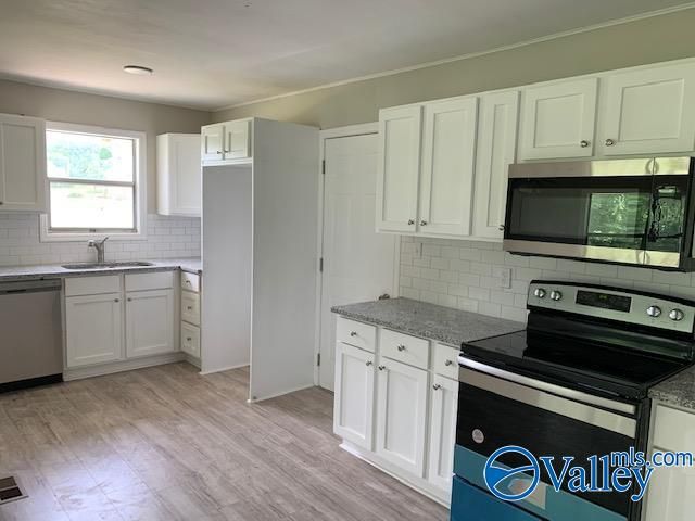 2137 County Lake Road, Gurley, AL 35748