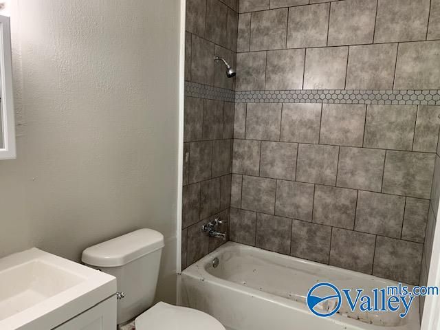 2137 County Lake Road, Gurley, AL 35748