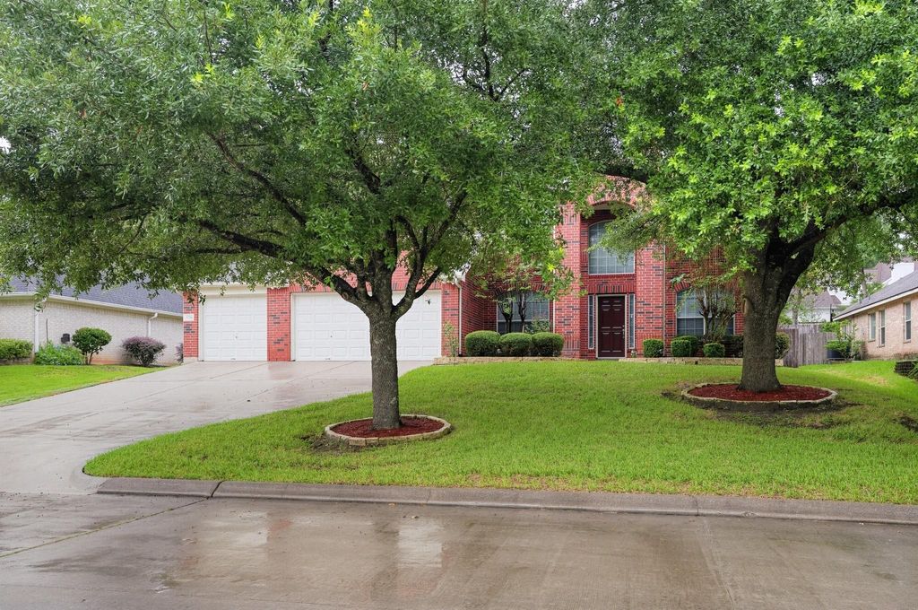 1730 Summergate Drive, Conroe, TX 77304