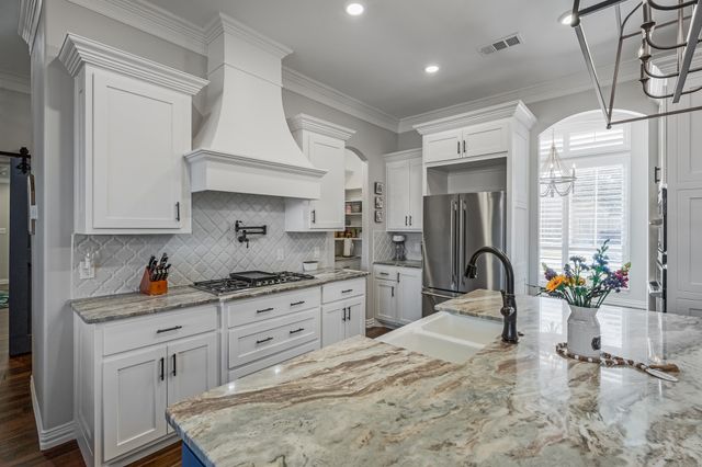 2615 Harborside Drive, Granbury, TX 76048