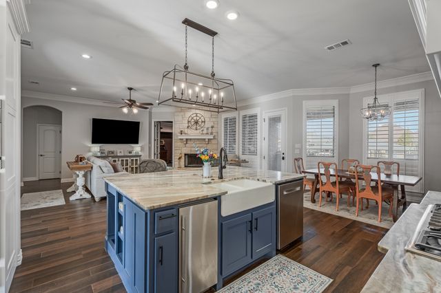 2615 Harborside Drive, Granbury, TX 76048