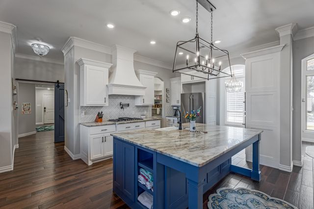 2615 Harborside Drive, Granbury, TX 76048