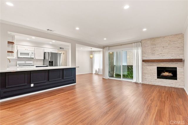 14159 Riverside Drive 103, Sherman Oaks, CA 91423